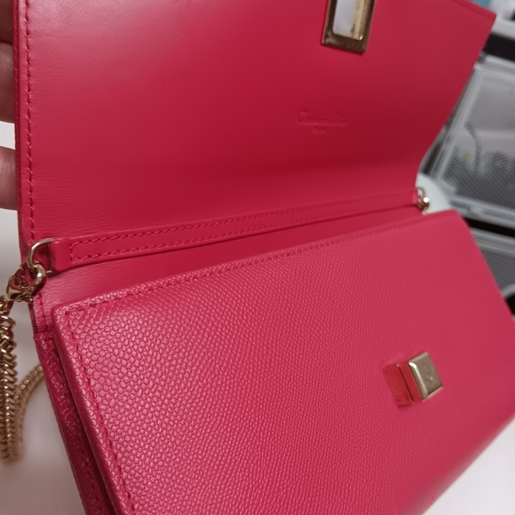 ​💖 VINTAGE DIOR Fuchsia Pink Leather Clutch with Chain - WOC - Picture 16 of 16